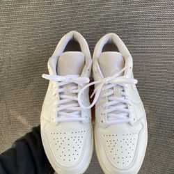 Air Jordan 1 low triple white