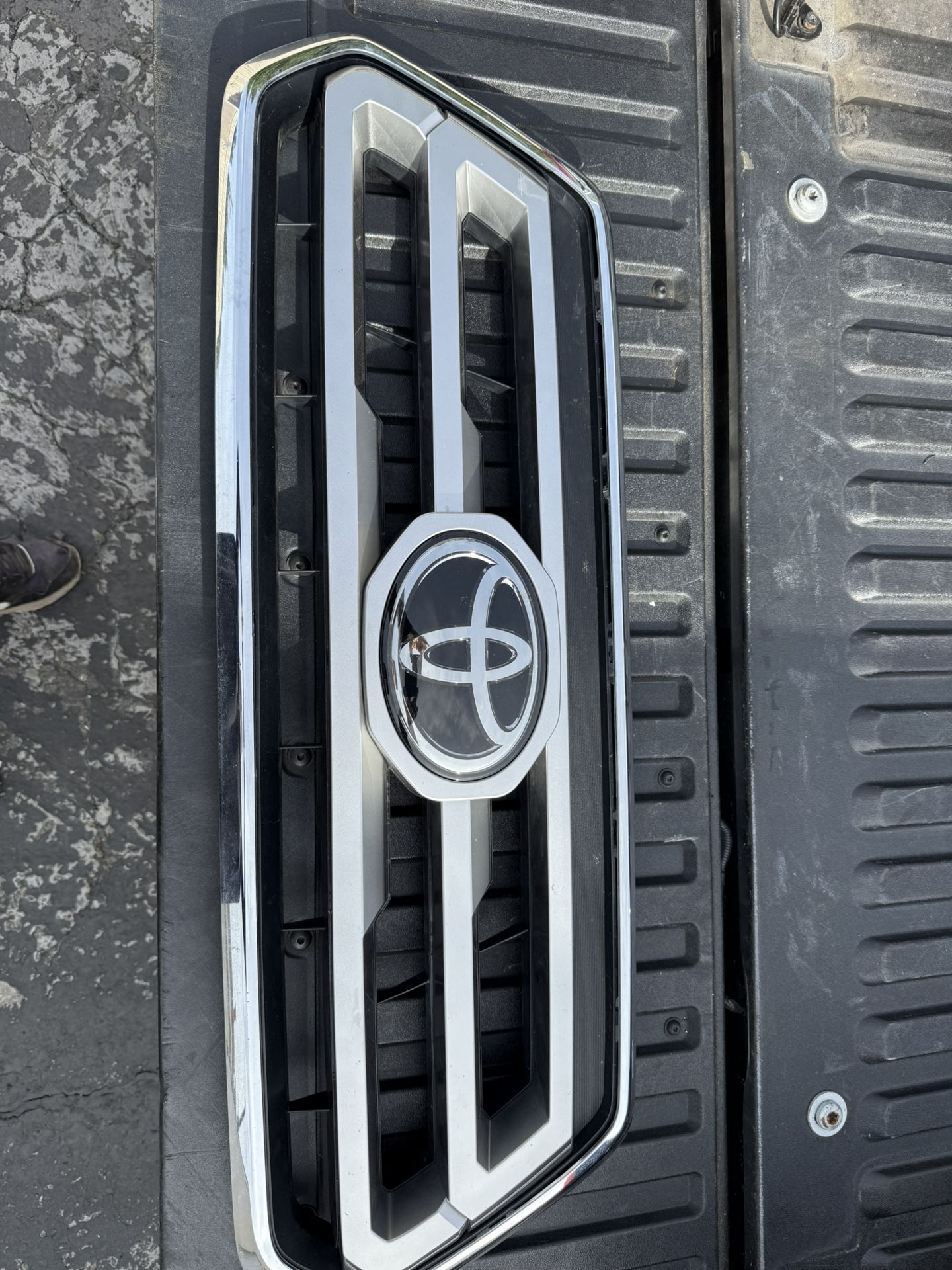 Toyota Tacoma Grille 