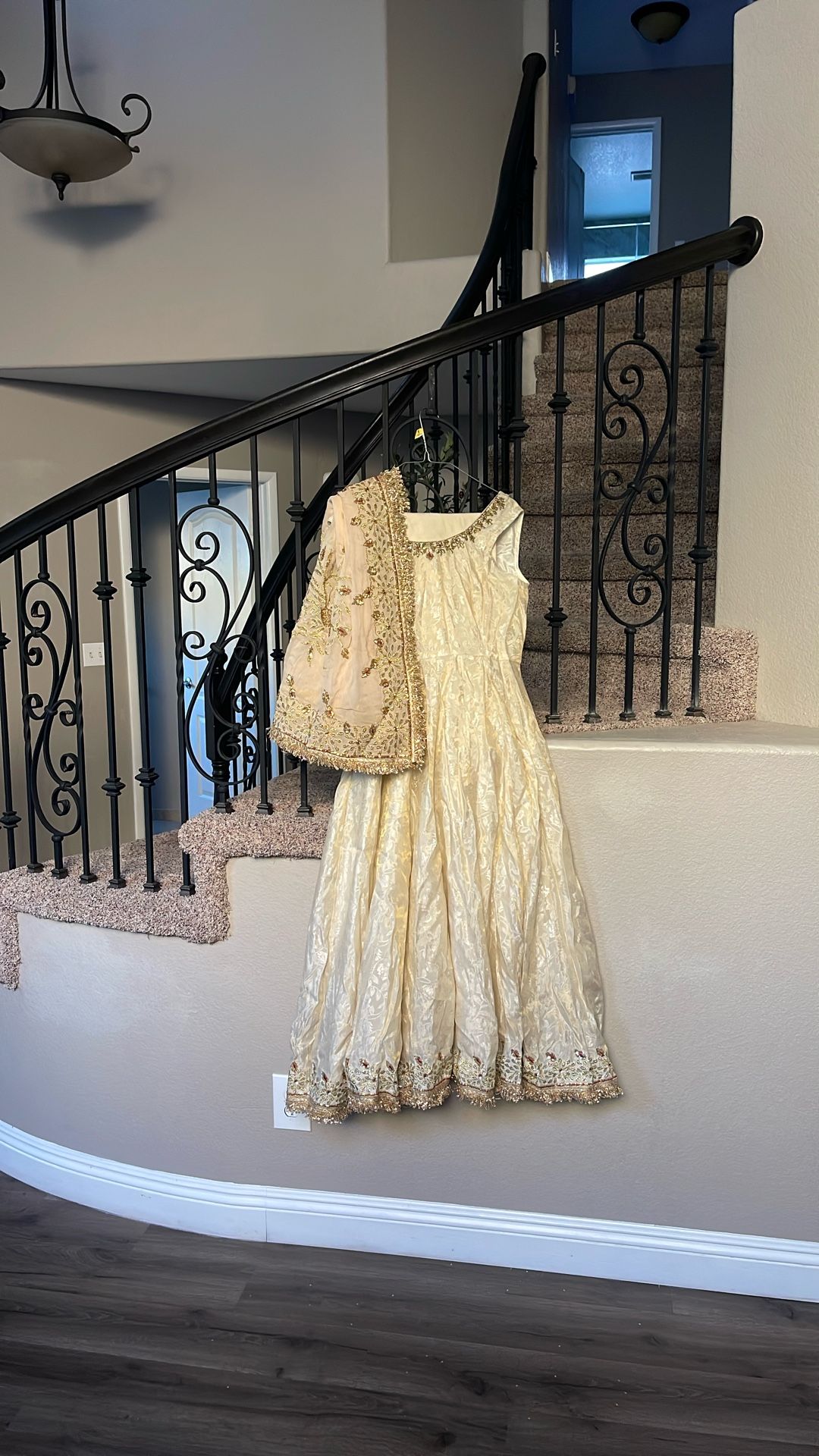Indian Set: Tunic, Pants, & Dupatta