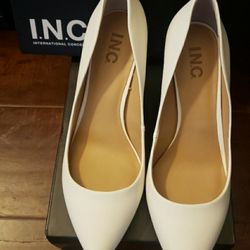 I.N.C. International Women's Zitah Pointed Toe Pumps - NEW