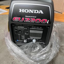 Honda-EU2200ITAN-2200W-120V-Super-Quiet-Series-Inverter-Generato- w/ CO-MINDER