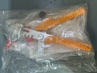 Tile leveling plier