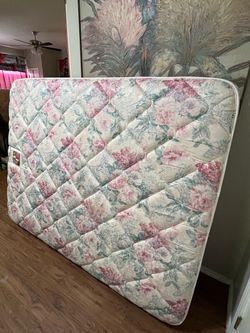 SEALY QUEEN MATTRESS