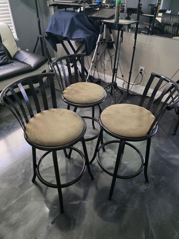 3 COUNTER HEIGHT BAR STOOLS