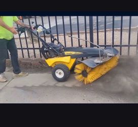 Commercial sweeper Honda