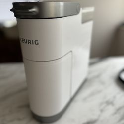 Keurig Coffee Maker with Milk Frother – White 