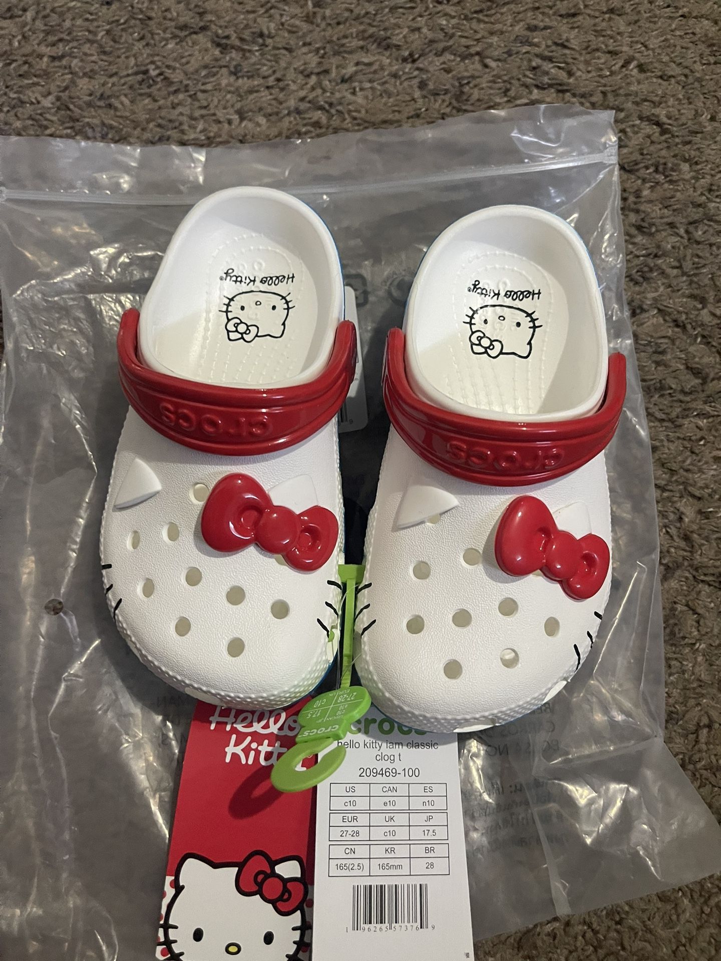 Hello Kitty Crocs