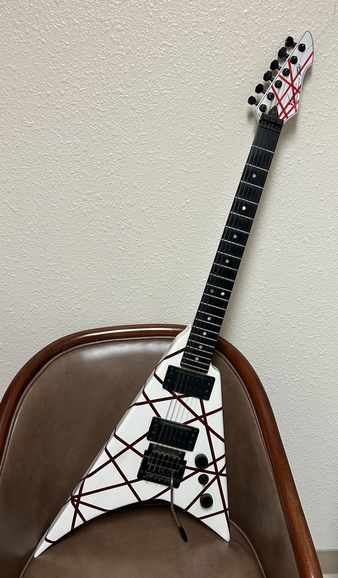 Vintage EVH Style Peavey Vortex 2 Flying V with Case made in the USA