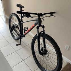 Trek Marlin 5 Mountain Bike