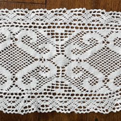 vintage Hand Made white crocheted Lace doily.  Size 22”x11”