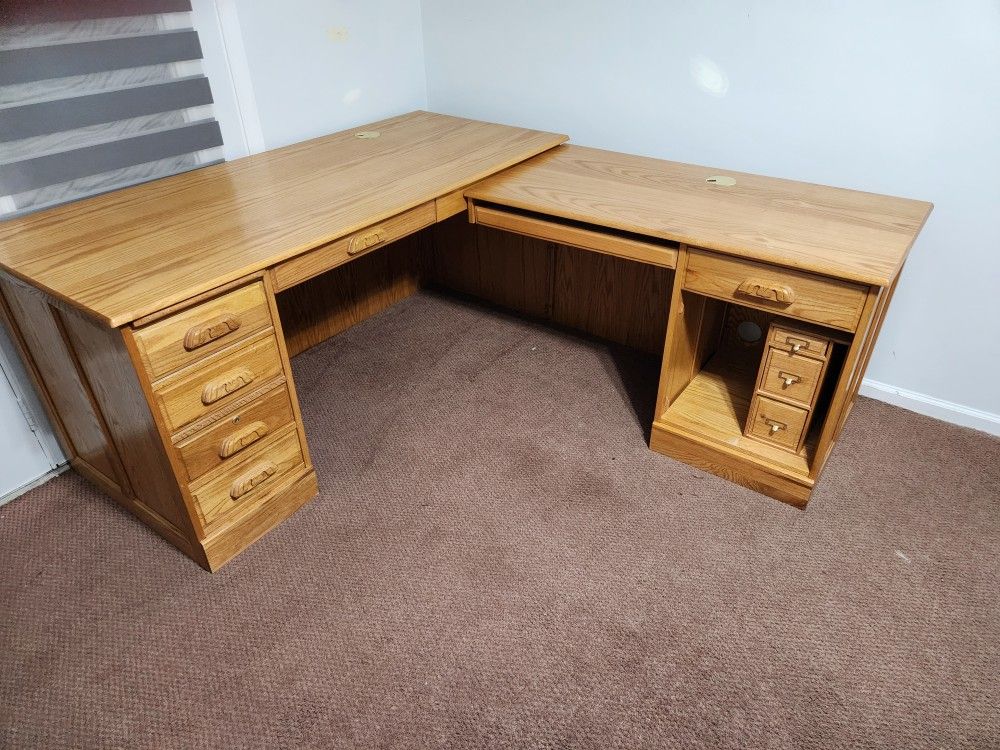 Beatiful All Wood Desk With Return - Best Offer