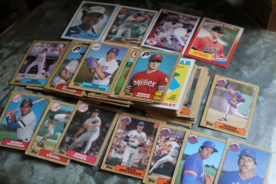 Vintage 1980's Baseball cards-127 Total