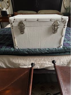 Viral leather bridal trunk