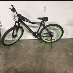 Genesis 27.5” RCT Men’s Mountain Bike (Black/Gre