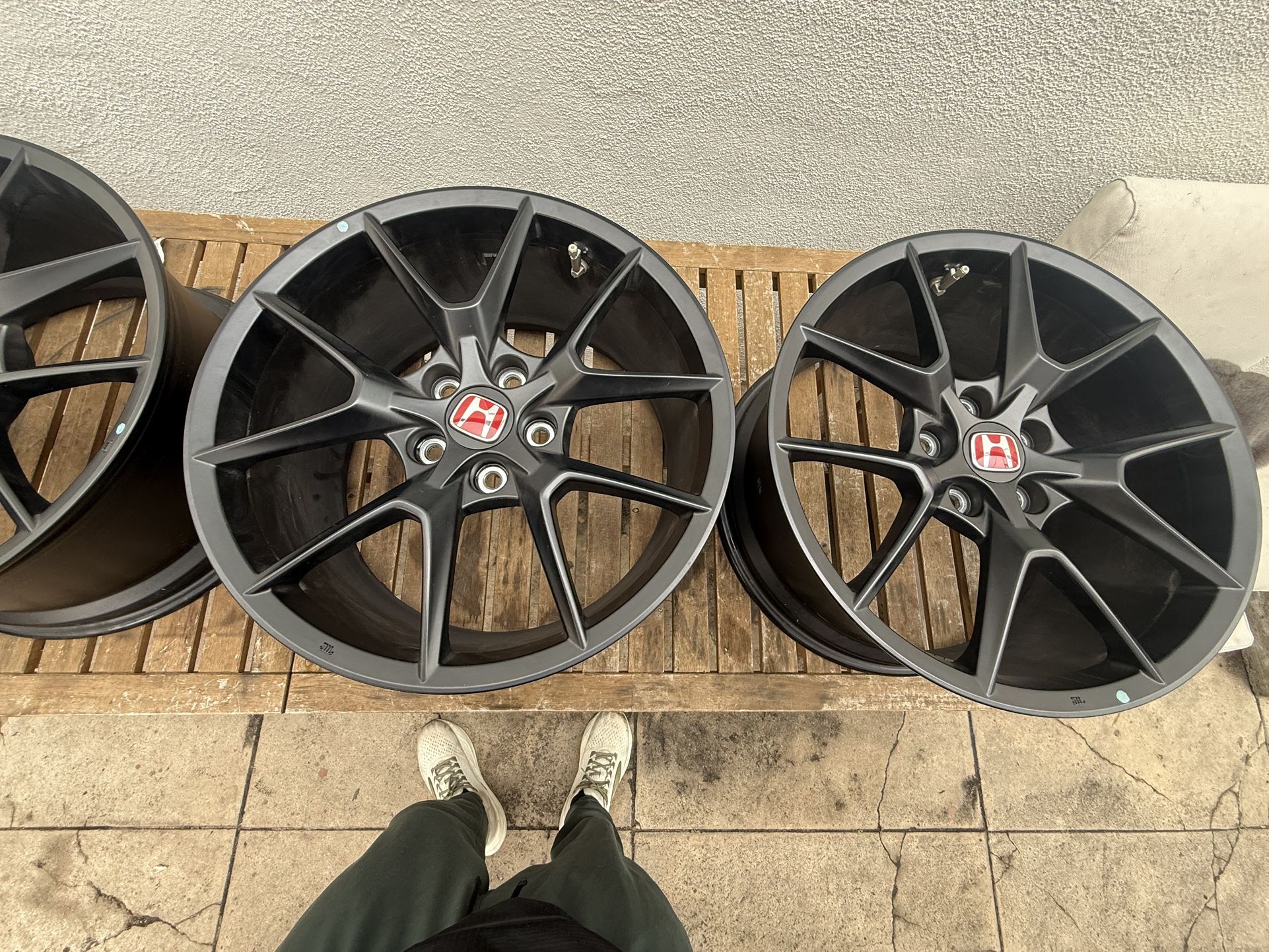 Honda Civic Type R FL5 OEM Rims MINT! 2023-2026 Wheels for Sale in Los ...