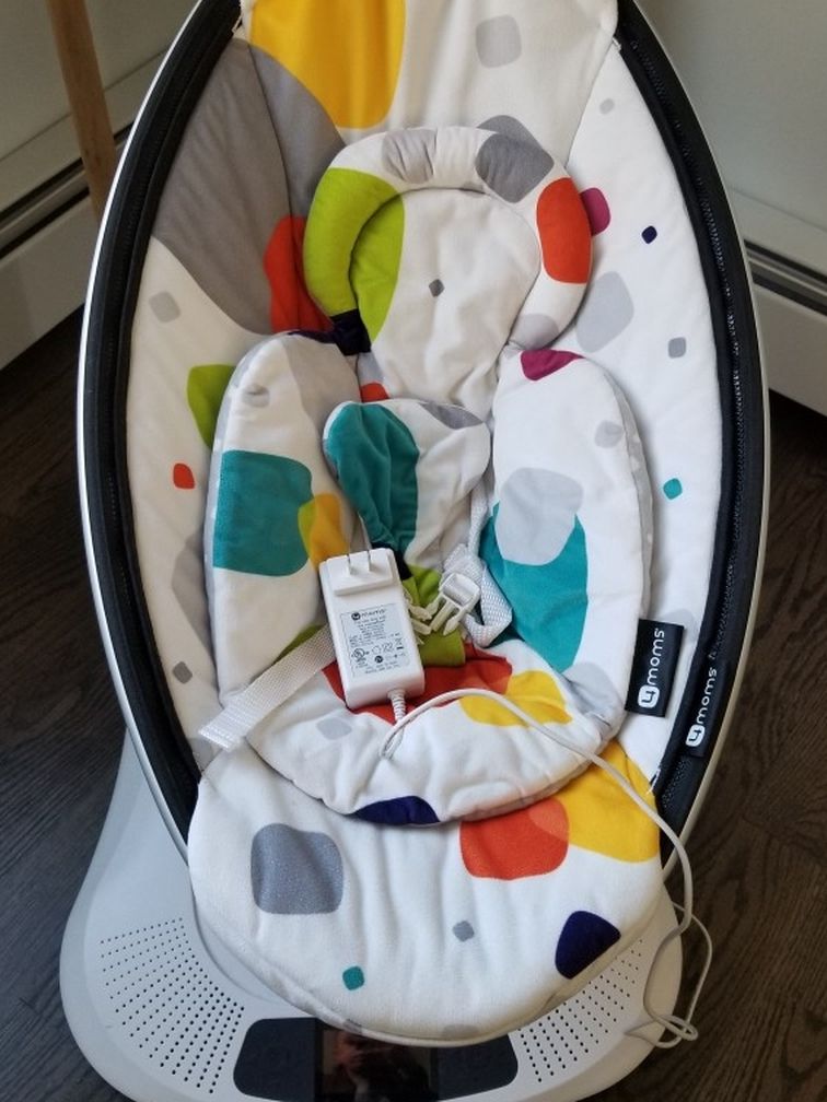 4 Moms MamaRoo baby swing