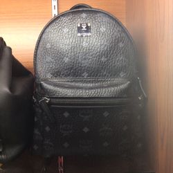 MCM Stark Visitos Black Backpack Medium AQQ