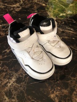 Toddler girl Jordan’s size 5c
