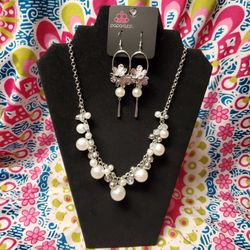 Paparazzi Pearl Necklace and Earring Set