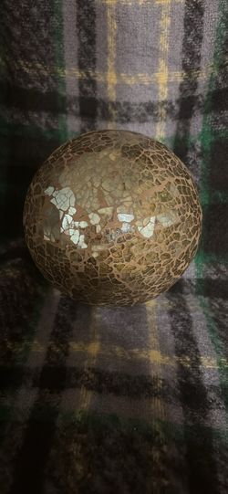 Crackled glass sphere