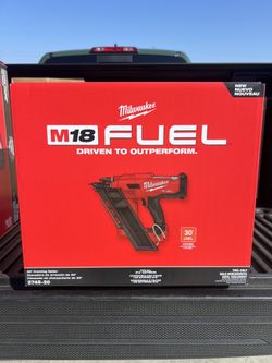 Milwaukee M18 FUEL 3-1/2 in. 18-Volt 30-Degree Lithium-Ion Brushless Cordless Framing Nailer (Tool-Only