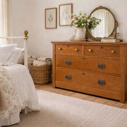 Large Antique oak chest of drawers (1890 era)