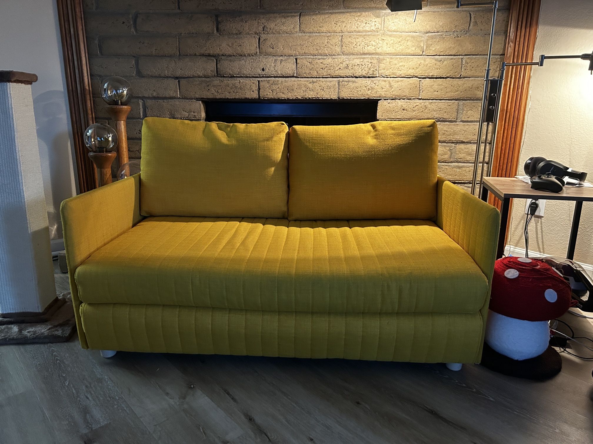 Yellow Pull Out Couch 