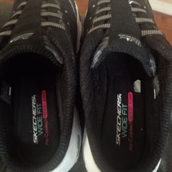 Sketchers size 10 womens slip ons never wore cash only