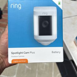 Spotlight Cam Plus Battery Outdoor Camera 