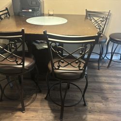 Dining room Table