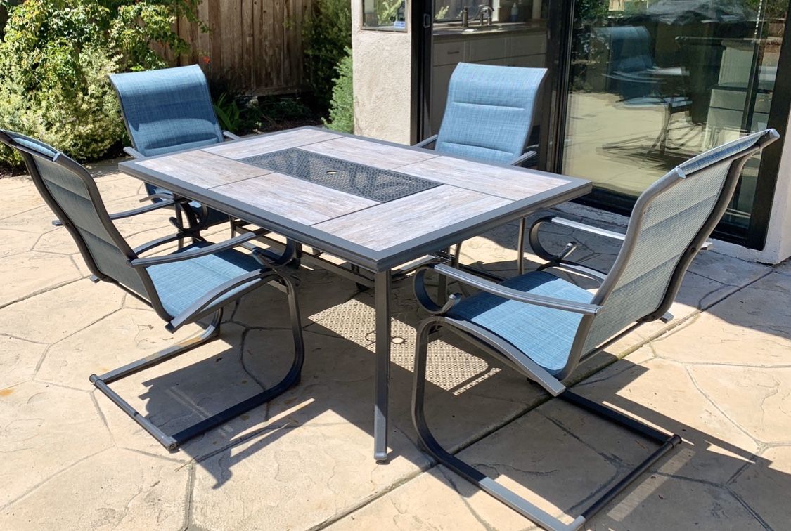 Outdoor Dining Set (one year old)