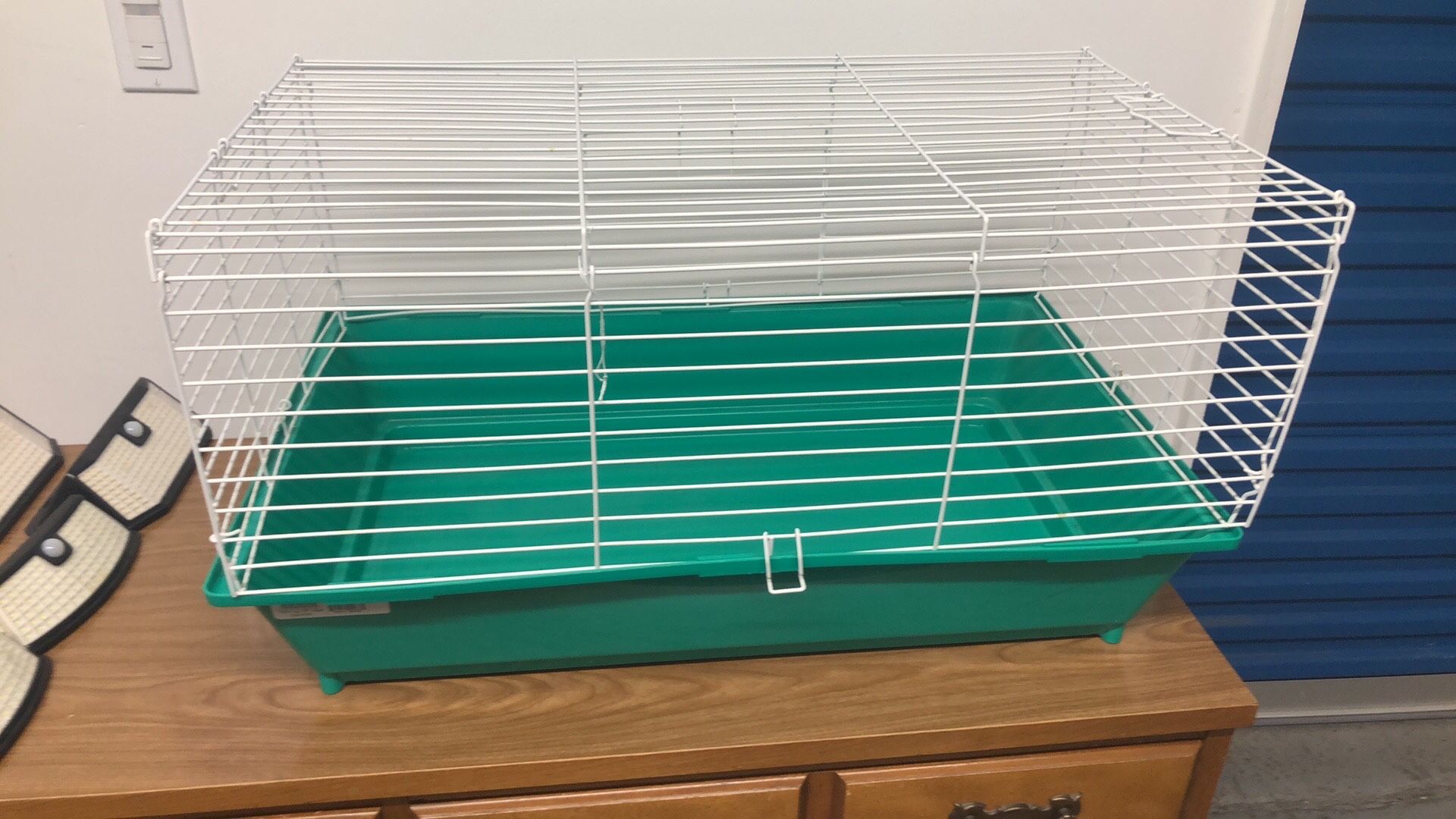 28”wx17”dx15”h Almost brand new cage