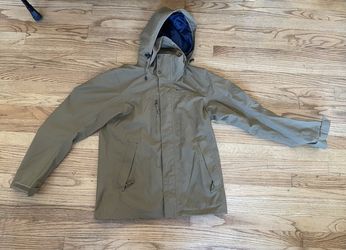 Quechua Women’s Rain, Jacket, Size Medium