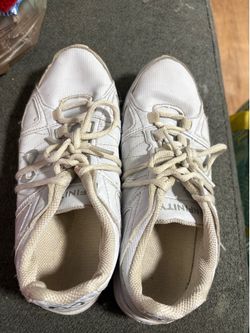 Girls cheer shoes size 6
