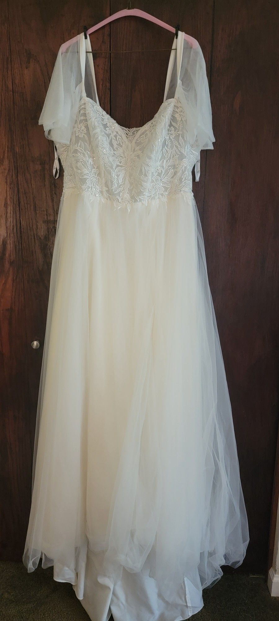 Off-white Empire Waist Wedding Dress & full length veil