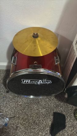 Music Alley Bass Drum with Cymbal