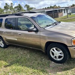 2005 GMC envoy drives good 