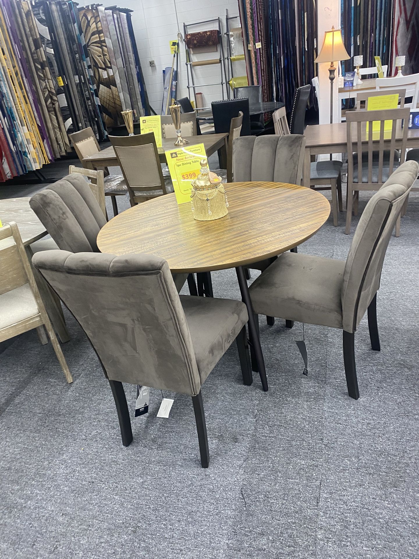 5 Pc Dinning Table Set $399