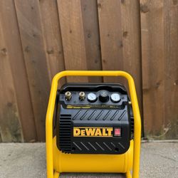 DeWalt 2.5 Gal Air Compressor