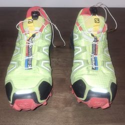 Solomon women's size 6.5 athletic shoes NWOT