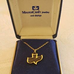 Dove Pendant And Necklace 18 Inches Jewelry READ BELOW