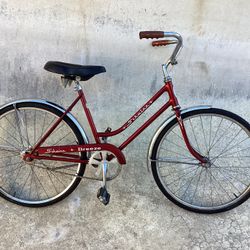 VINTAGE EARLY 70’S SCHWINN  BREEZE CRUISER SINGLE SPEED BIKE 