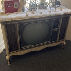 Vintage TV & Record Player