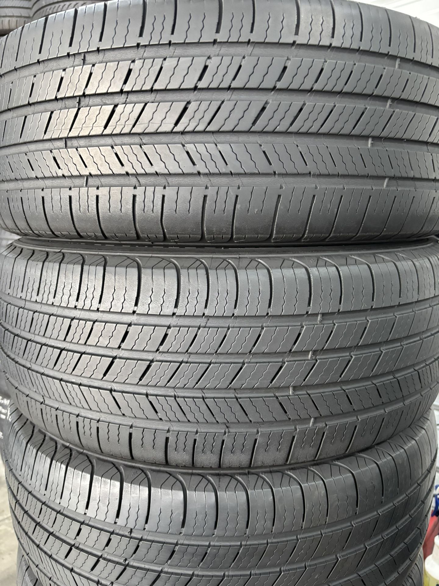 Michelin-215/55/17