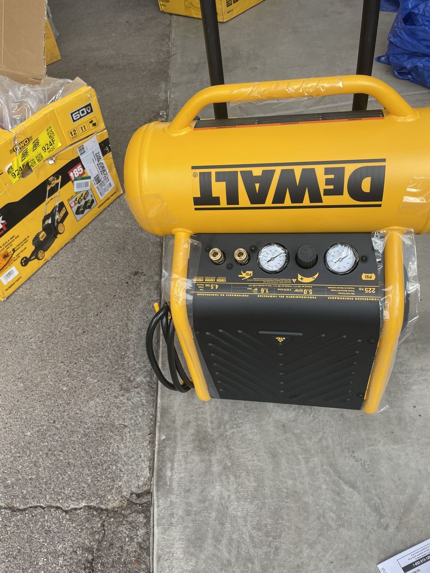 DEWALT 4.5 Gal. Portable Electric Air Compressor