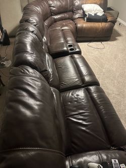 LARGE LEATHER SECTIONA (PICK UP ONLY)