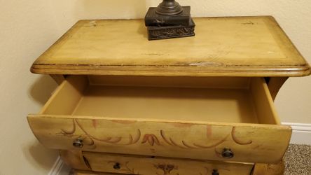 Accent table/night stand