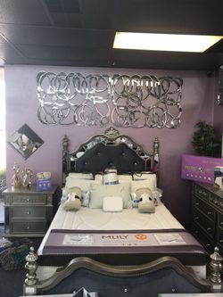 Queen Bedroom Set