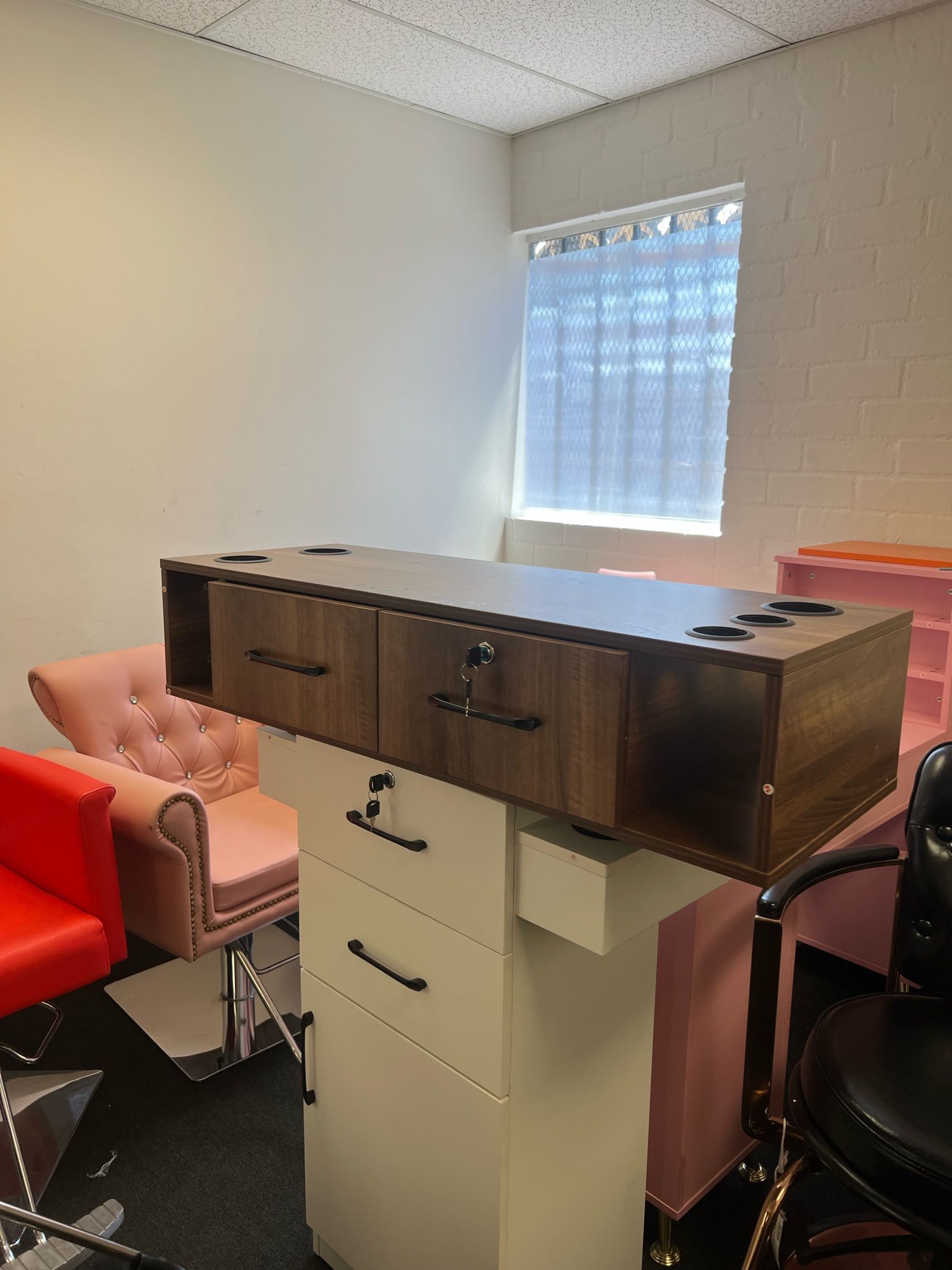 Barberpub Wall Mounted Hair Styling Table Station Model 2502