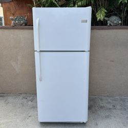 Frigidaire Refrigerator 20cu Ft 30x32x68 ✋ 3 MONTHS WARRANTY 